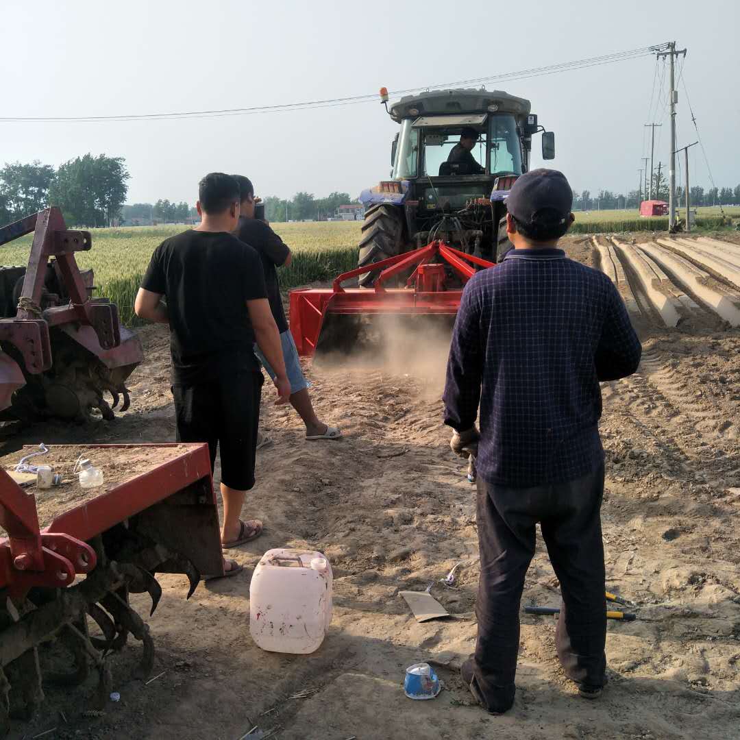 大型起壟機(jī) 西洋參專業(yè)起壟機(jī)，果樹起壟機(jī)
